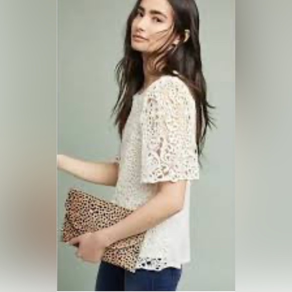 Eri + Ali   Suzy Lace Top Cream

From smoke/pet free home - Picture 1 of 4